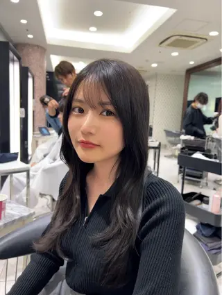 ロング カラー コテ巻きパーマ 藤野佑成のヘアスタイル