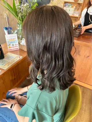 ロング カラー 大久保 藍梨のヘアスタイル