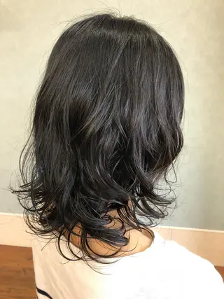 ミディアム パーマ 大野 まゆのヘアスタイル