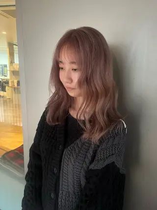 セミロング あやか/ベージュ /透け感カラーのヘアスタイル