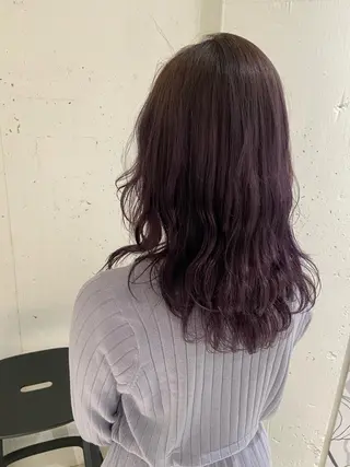 セミロング カラー カジュアルを女っぽく 𝗮𝘆𝗮𝗰𝗼のヘアスタイル