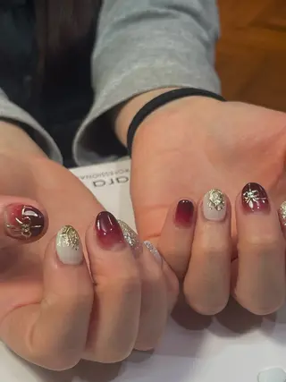 ネイル nagisa ✩︎⡱のネイルデザイン