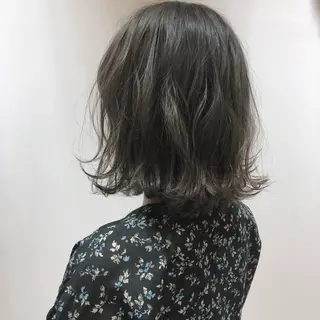 ショート カラー 江原 彩華のヘアスタイル