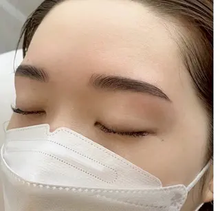 アイブロウ aurelまつげパーマアイブロウアウレル所属・富田 あかりの眉毛・アイブロウイメージ