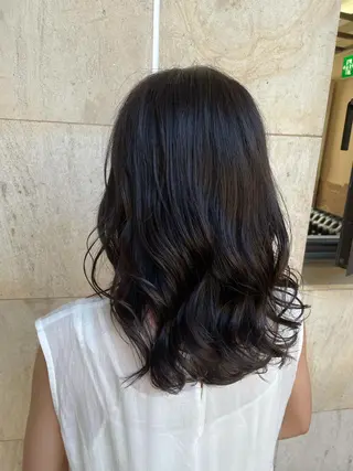 セミロング ミヤザキ タクトのヘアスタイル