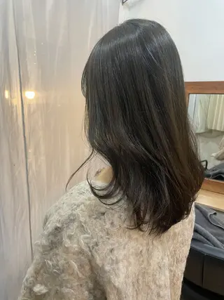 セミロング momoka ［pejite]のヘアスタイル