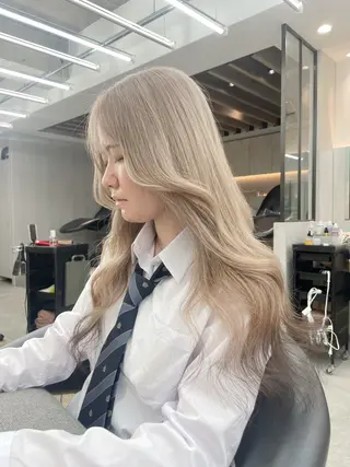 セミロング カラー ♥️ブリーチ/ボブ/ レイヤー♥️maiのヘアスタイル