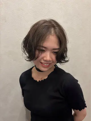 ショート カラー りお/艶カラ ー/レイヤーカットのヘアスタイル