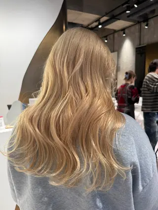 ロング カラー 美髪矯正/ハイトーン 🪸🩰ヒナコのヘアスタイル