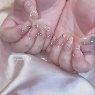 ネイル 𝘙𝘪𝘰𝘯𝘢 ...🕯🤍のネイルデザイン