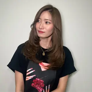 セミロング レイヤーカット /チナツのヘアスタイル