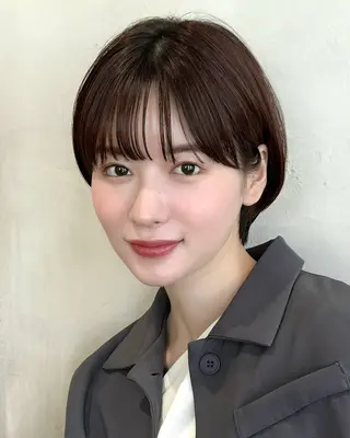 ショート カラー 💍新宿ショート 💍岩田莉奈のヘアスタイル