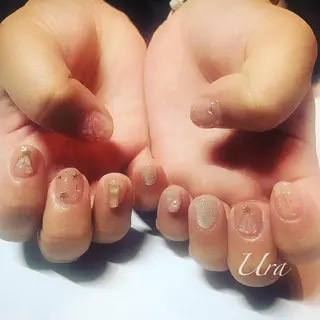 ネイル UrakoNail 《nail》のネイルデザイン