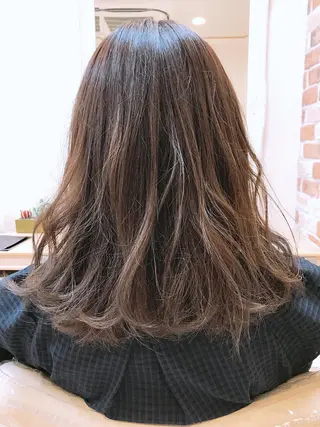ミディアム 店長ハイトーンカラー 柞山史奈のヘアスタイル