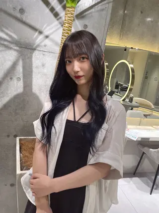 ロング カラー shion 透明感カラーのヘアスタイル