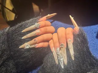 ロング Theネイルサロン所属・ネイルサロン あんみのネイルデザイン