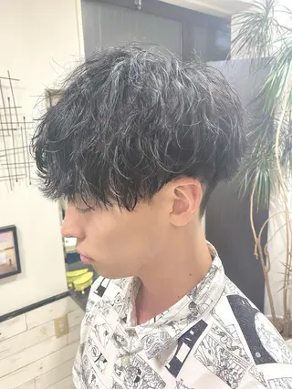 ミディアム パーマ メンズ メンズ特殊パーマ/ 似合わせカットのヘアスタイル
