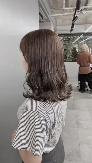 ミディアム グレージュ 透明感 ブリーチなし田島晃汰のヘアスタイル