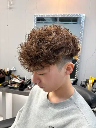 ショート カラー パーマ メンズ特化サロン 高山佑真のヘアスタイル
