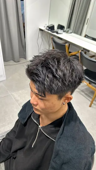 ショート カラー メンズ 與那嶺 紘のヘアスタイル