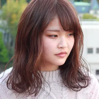 セミロング カラー Viage （ビアージュ）のヘアスタイル