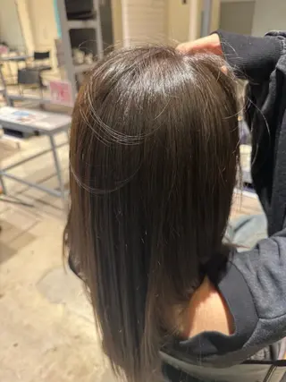 ロング カラー THE SKY所属・水口 友希のヘアスタイル