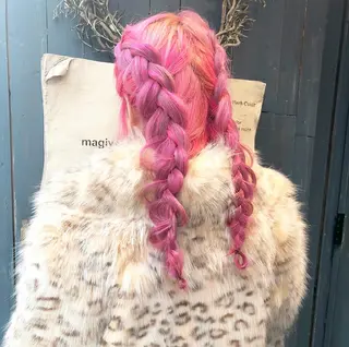 ロング カラー ヘアアレンジ ブリーチ、パーマ 西部笑のヘアスタイル