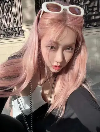 ミディアム カラー ヘアアレンジ mina 🌷のヘアスタイル