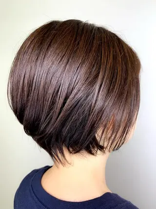 ショート カラー 【髪質改善特化】 艶髪/透明感カラーのヘアスタイル