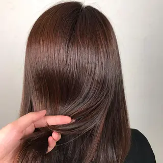 カラー 羽根 ひよりのヘアスタイル