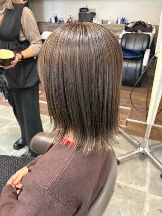 ミディアム 野崎  由理のヘアスタイル