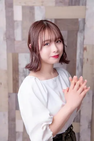 カラー Aile所属・酸性ストレート／カラ ー/山下高明のヘアスタイル