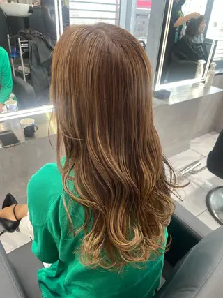 ロング カラー 前田 桃花のヘアスタイル