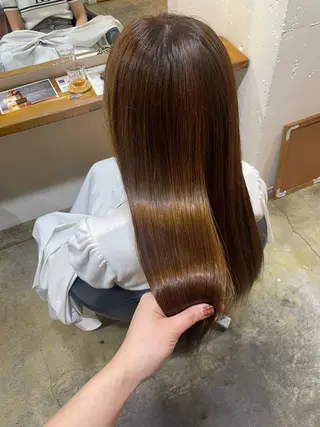 ロング カラー MIOベージュカラー 柔らかいカラーのヘアスタイル