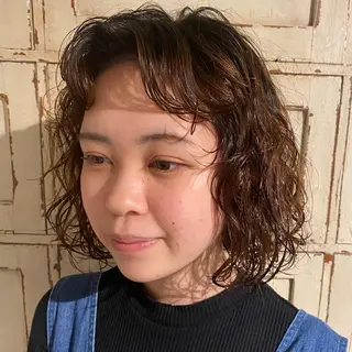 ショート パーマ デザインカラー/パー マ🦖外岡咲希🦖のヘアスタイル