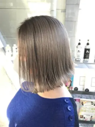 ショート カラー 前田 桃花のヘアスタイル