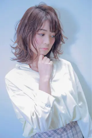 ミディアム 伊藤 裕貴のヘアスタイル