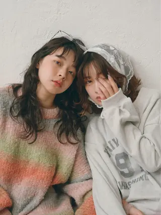 ミディアム ENIF ツキのヘアスタイル