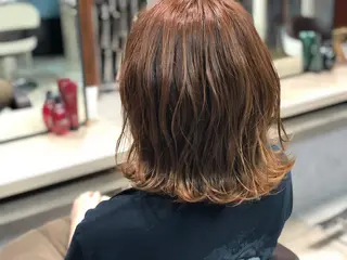 カラー 渡邊 桃香のヘアスタイル