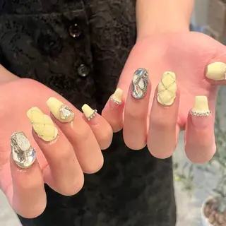 セミロング m kaori𓃟のネイルデザイン