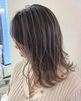 ミディアム カラー ハイライト／髪質改善 裕樹のヘアスタイル