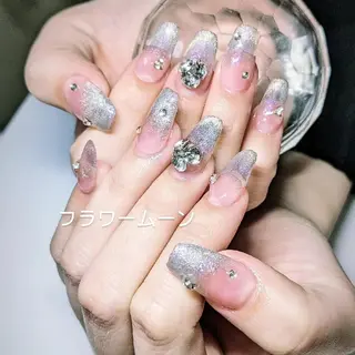 ネイル フラワー ムーンのネイルデザイン