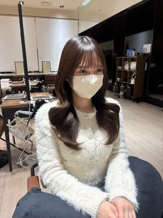 セミロング 穂積 未優のヘアスタイル