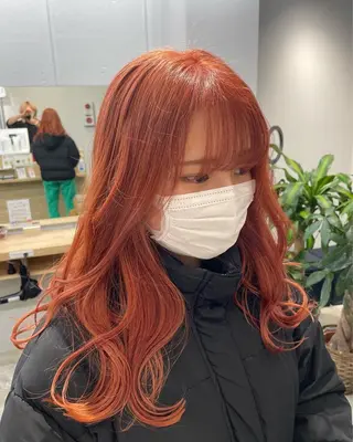 ロング SAEKI【ior 】北千住店ブリーチのヘアスタイル