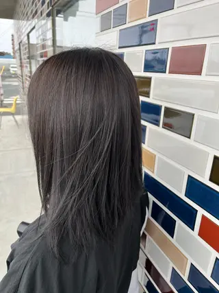 ミディアム カラー 大林 美優のヘアスタイル