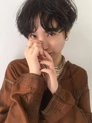 パーマ nuu所属・💜ショート💜 ウルフ、ボブ二色亜美のヘアスタイル