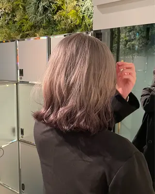 ミディアム カラー 向坂 亜美のヘアスタイル