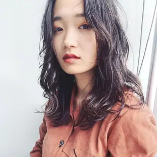 セミロング パーマ 義本 風佳のヘアスタイル