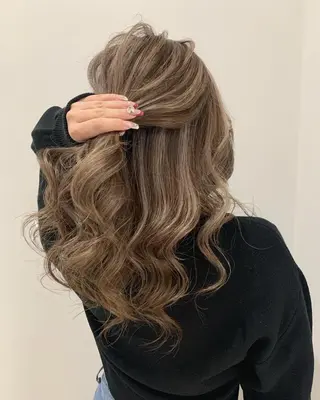 カラー LINOET NAGOYA所属・中川 来紀のヘアスタイル