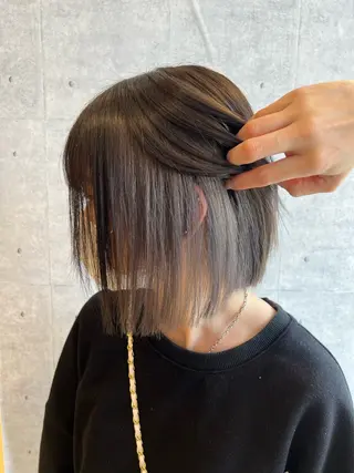 ミディアム カラー 𝐘𝐮𝐤𝐢 ベージュ系カラーのヘアスタイル